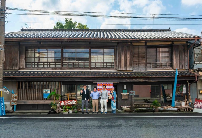 小松島市ってどこ？から始まる縁を大切に。移住交流支援センターの岸村憲作さんに聞く「競争をしない」移住定住促進