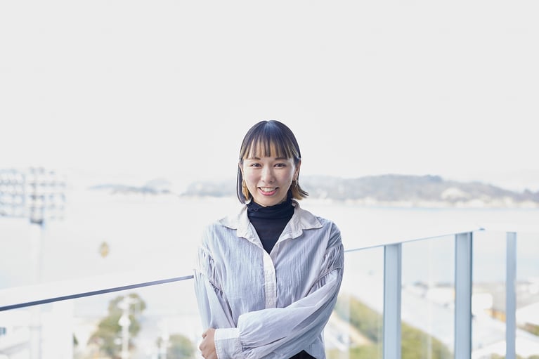 “会社”だからできる仕事もあれば、“個人”だからできる仕事もある。小林未歩さんが、自分に合った「複業」という働き方を見つけるまで