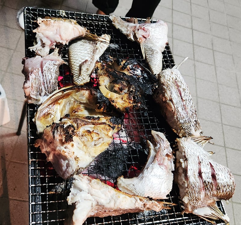 鯛の炭焼き